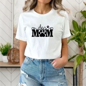 Dog Mom Graphic T Shirt